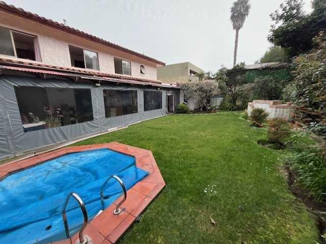 Casa en arriendo en preciosa casa en los almendros, reñaca 183060, viña del mar