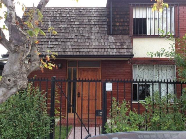 Casa en arriendo en presidente riesco con manquehue, las condes