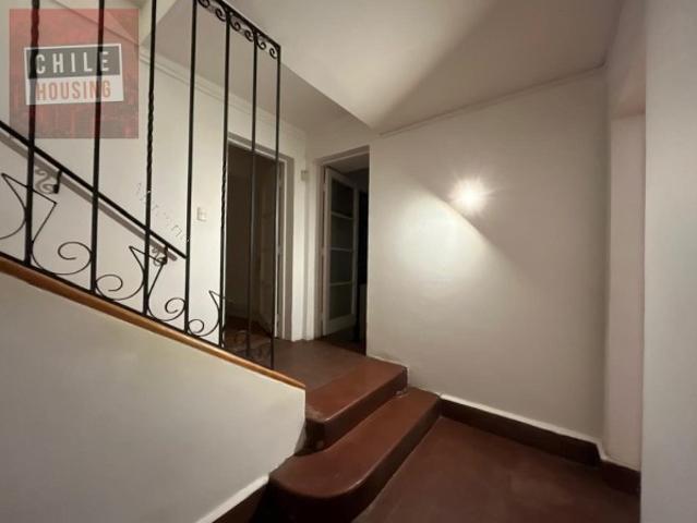 Casa en Arriendo en Providencia 6 dormitorios 5 baños