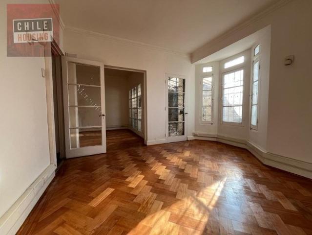 Casa en Arriendo en Providencia 6 dormitorios 5 baños