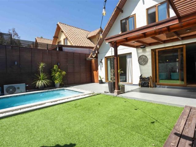 Casa en Arriendo en Quebrada Macul 8500
