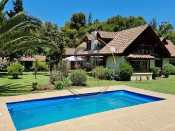 Casa en Arriendo en Rengo 6 dormitorios 4 baños