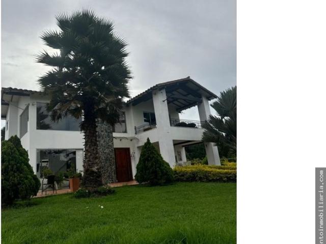 Casa en Arriendo en Rionegro vía Guarne