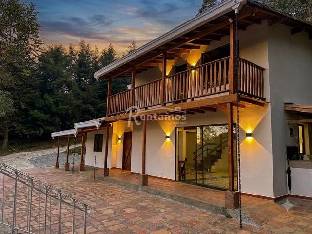 Casa en arriendo en Santa Elena