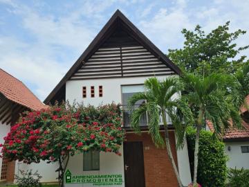 Casa En Arriendo En Santafe De Antioquia En Condominio Casa De Verano A289340