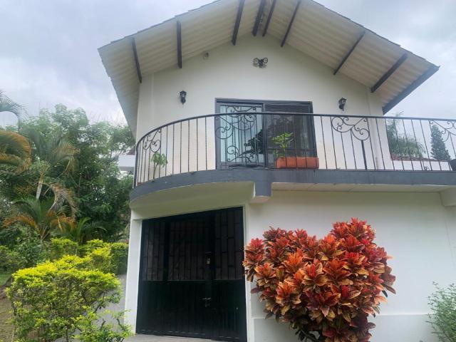 Casa En Arriendo En Silvania A124060