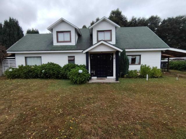 Casa en Arriendo en Valdivia 6 dormitorios 3 baños