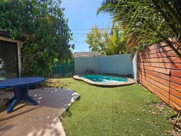 Casa en Arriendo en Vitacura 4 dormitorios 2 baños