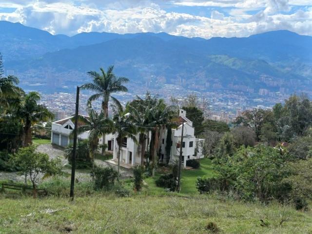 Casa en arriendo Envigado, Antioquia