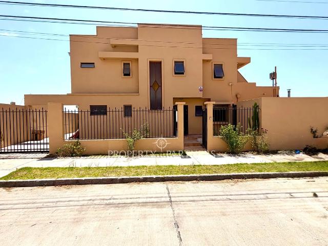 Casa En Arriendo Estilo Mediterráneo En San Joaqui.