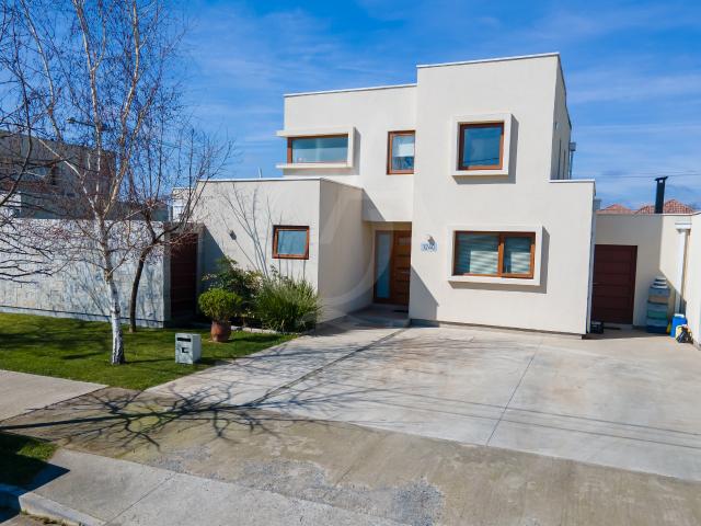 Casa En Arriendo, Hacienda Esmeralda, Las Rastras, Talca