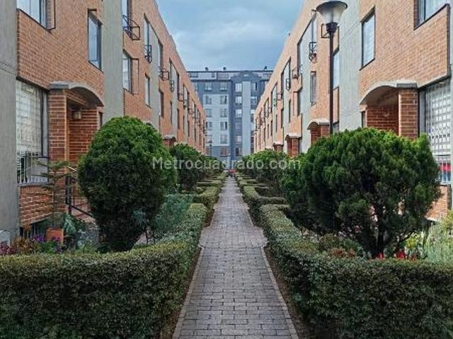 Casa en Arriendo, HAYUELOS CAPELLANIA, Bogotá D.C