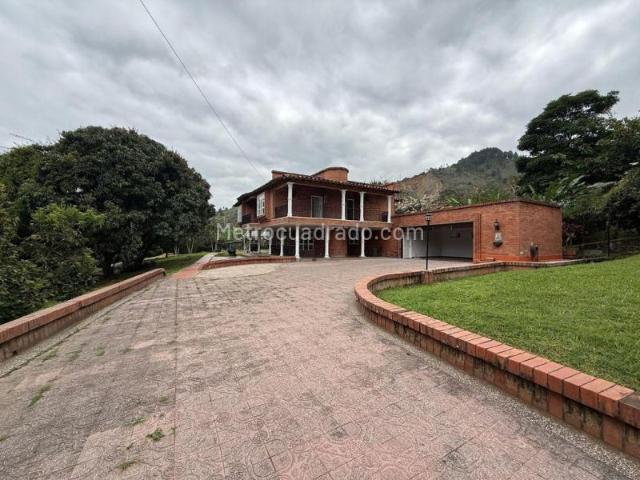 Casa en Arriendo, La Madera, Bello
