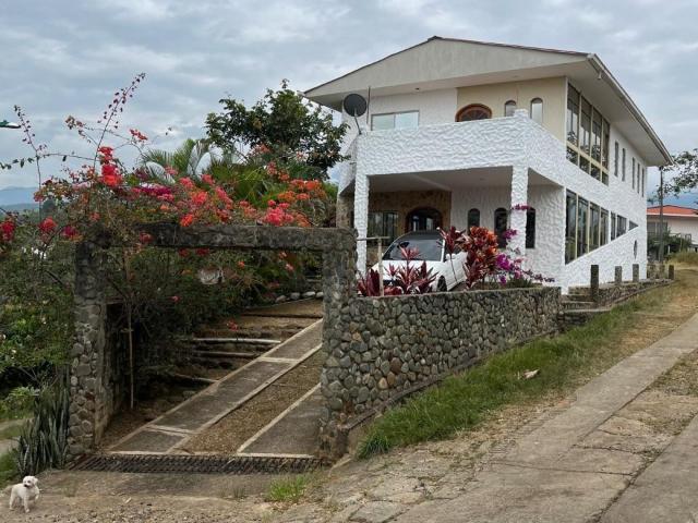 Casa en arriendo, La buitrera