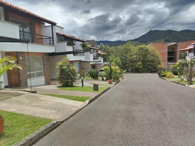 Casa en arriendo La Ceja, Antioquia