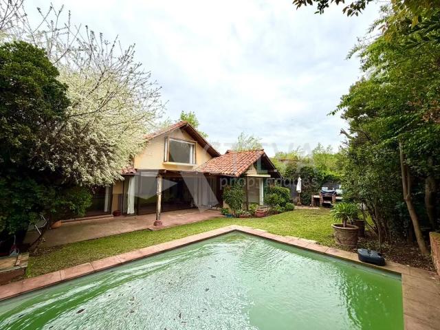 Casa En Arriendo La Dehesa, Condominio. Parque Del Sol