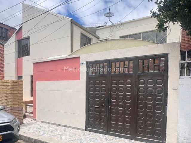 Casa en Arriendo, LAGO TIMIZA Castilla Marsella, Bogotá D.C