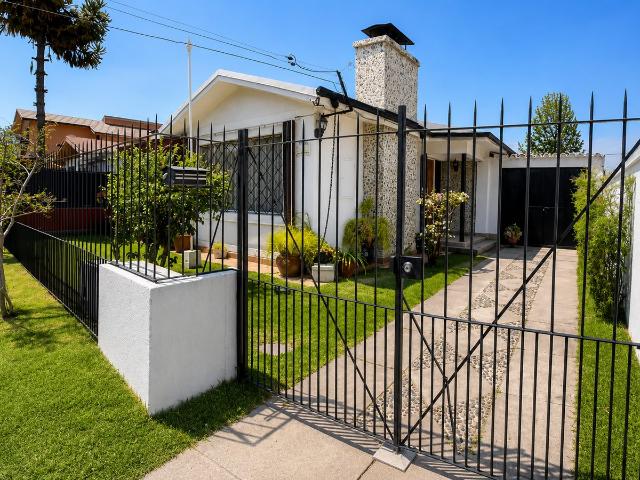 Casa en arriendo las condes con patio y terraza