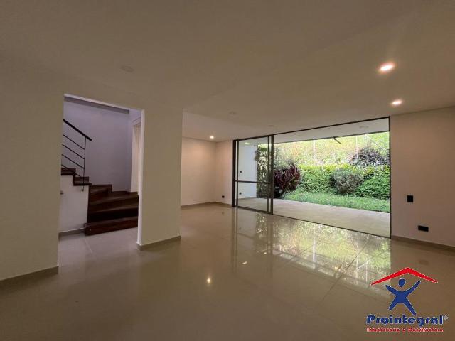 Casa en Arriendo Loma del Escobero Envigado