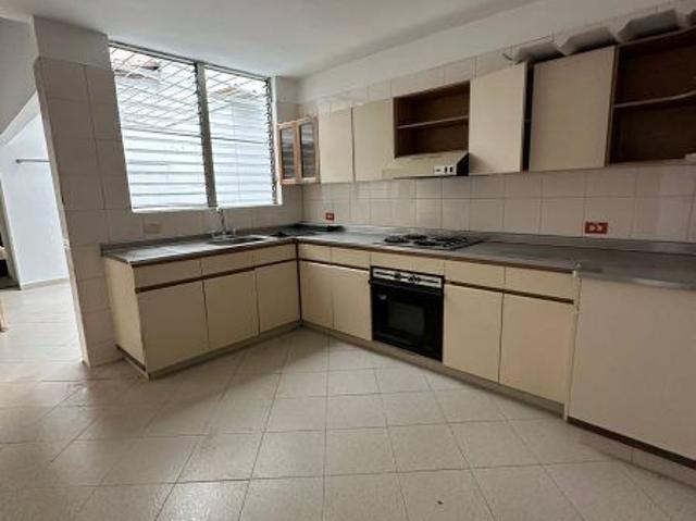 Casa en arriendo, Los conquistadores