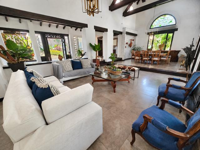 Casa en Arriendo – Pance