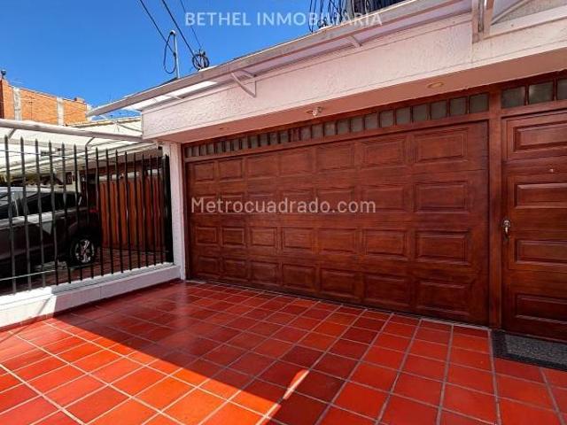 Casa en Arriendo, SANTA BARBARA, Bogotá D.C