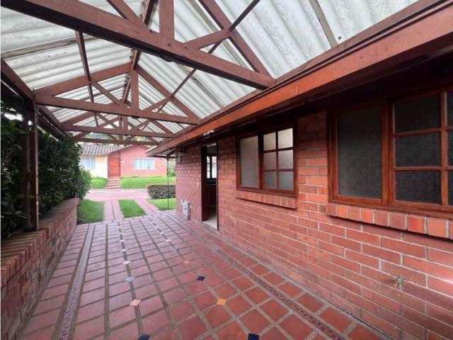 Casa en arriendo Valles De La Alhambra, Comuna Tesorito, Perímetro Urbano Manizales, Manizales, Centrosur, Caldas, Rap Del Agua Y La Montaña, 170003, Colombia