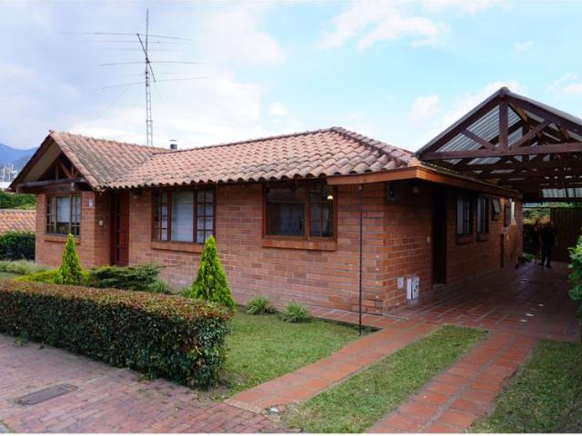 Casa en arriendo Valles De La Alhambra, Comuna Tesorito, Perímetro Urbano Manizales, Manizales, Centrosur, Caldas, Rap Del Agua Y La Montaña, 170003, Colombia