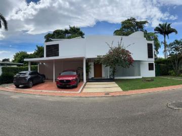 Casa en arriendo, Vía al pórtico