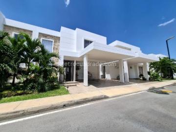Casa en Arriendo, Via Rumichaca, Villa Rosario