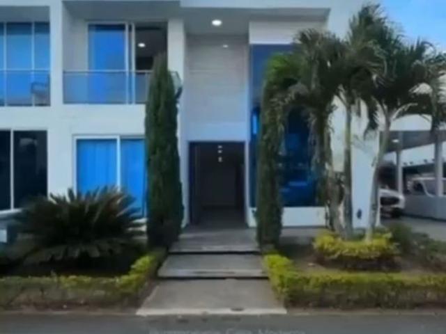 Casa en arriendo Villas De Las Mercedes, Callejon Los Naranjos, Jamundí, Valle Del Cauca, Colombia
