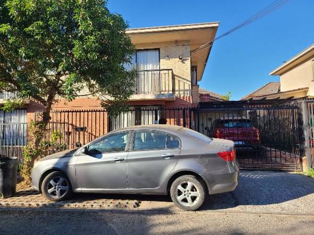 CASA EN ARRIENDO 4D 3B EN CIUDAD SATELITE