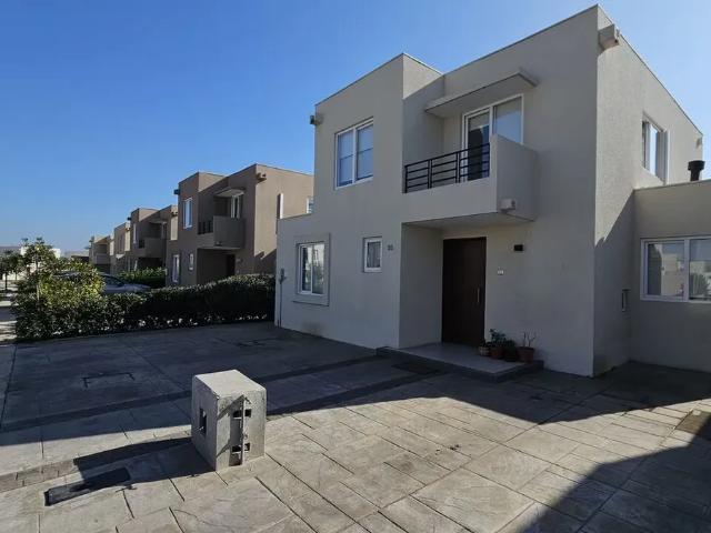Casa En Arriendo 4d 3b 3e, Laguna Del Sol