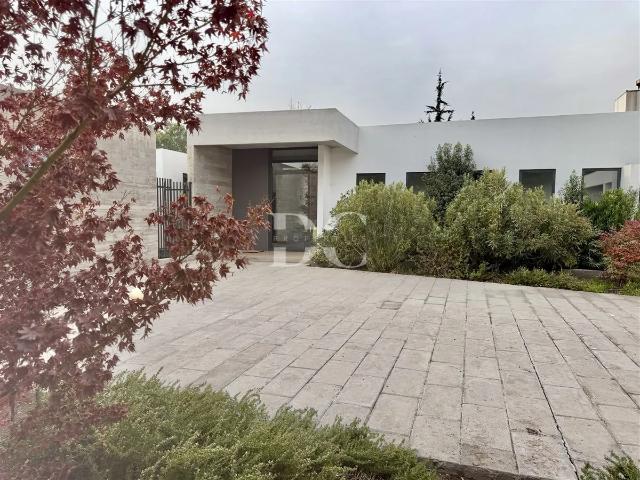 Casa En Arriendo 4dorm Condominio Chicureo Centro Colina