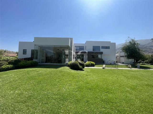 Casa En Arriendo 5 Dorm. Brisas De Chicureo En Colina