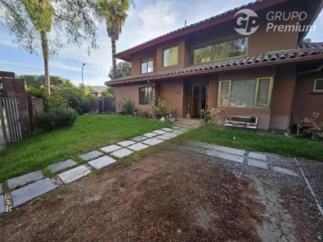 Casa En Arriendo, 5d+4b+6est dondominio Santa Elena