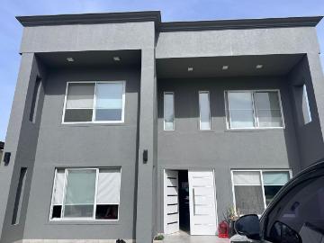 Casa en Barrio Privado Alvarez del Bosque 4 amb con Pileta Escritorio