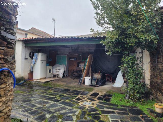 CASA EN BERNARDOS CON PATIO