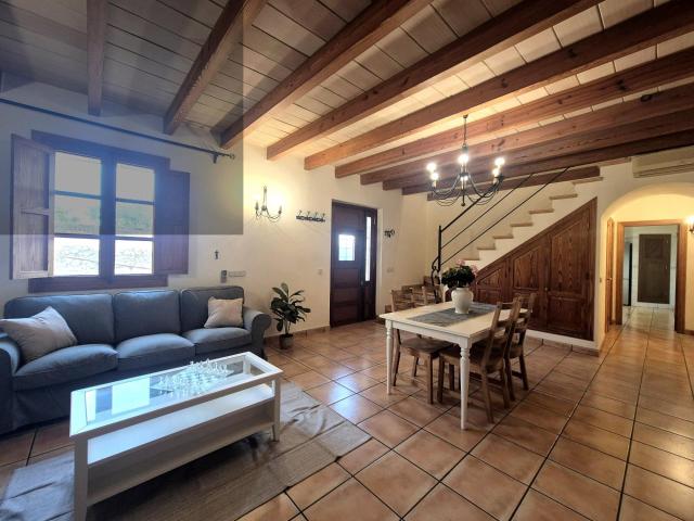 CASA EN BINIAMAR