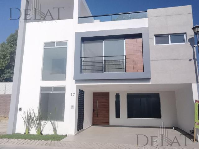Casa en Blvd. De los Reyes Atlixcayotl en venta