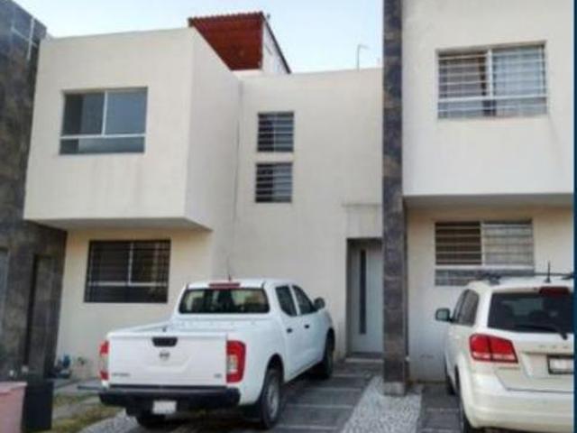 EXCELENTE CASA EN BOSQUES DEL PEDREGAL A UN COSTADO DE ZIMALTA
