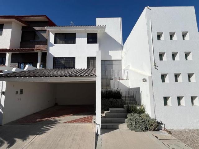 Casa en Bosques del Refugio