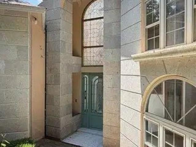 Casa en Boulevard Condado De Sayavedra, Condado De Sayavedra, Zona Esmeralda, Ciudad López Mateos, Atizapán De Zaragoza, Estado De México, 53240, México