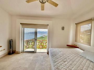 Casa en Brisas del Marqués con vista al mar 4R