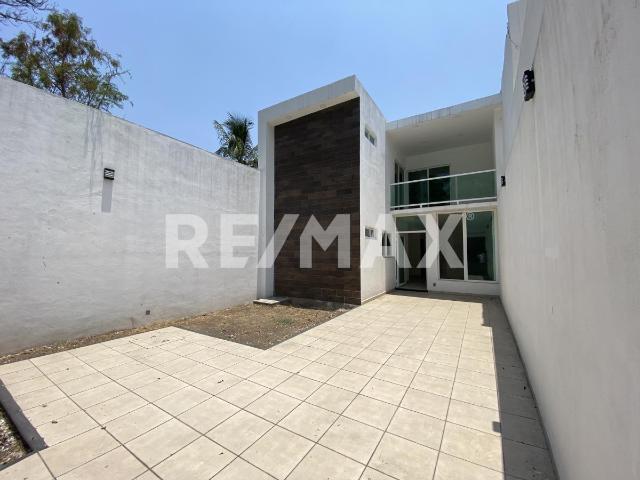CASA EN CUAUTLA MORELOS OTILIO MONTAÑO LED