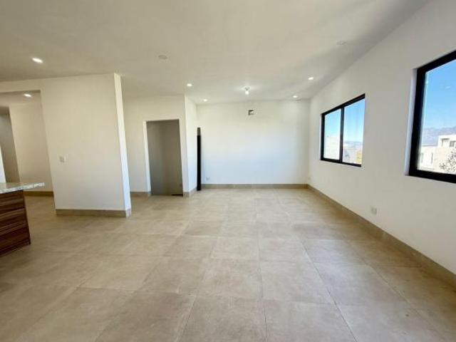 Casa en Cumbres Elite Premier de 3 niveles