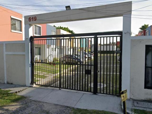 Casa en C. Río Támesis 619, San Pedro Tlaquepaque, Jal