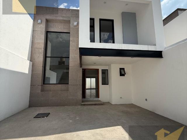 Casa en Cacalomacan