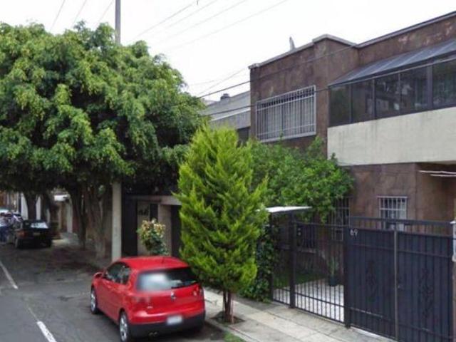 CASA EN VENTA EN CALLE MILTON COLONIA ANZURES CDMX