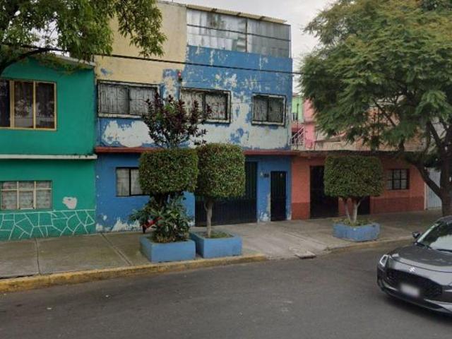 CASA EN CALLE ORIENTE 249, CERCA DE PLAZA ORIENTE, REMATE HIPOTECARIO